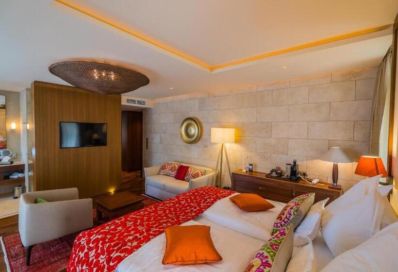 Люкс, Mala Garden Design