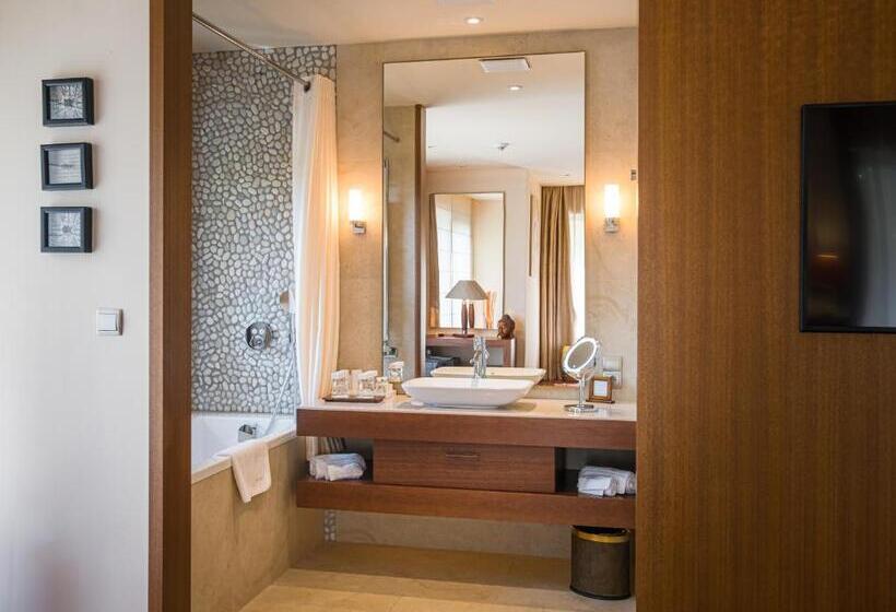 Люкс, Mala Garden Design