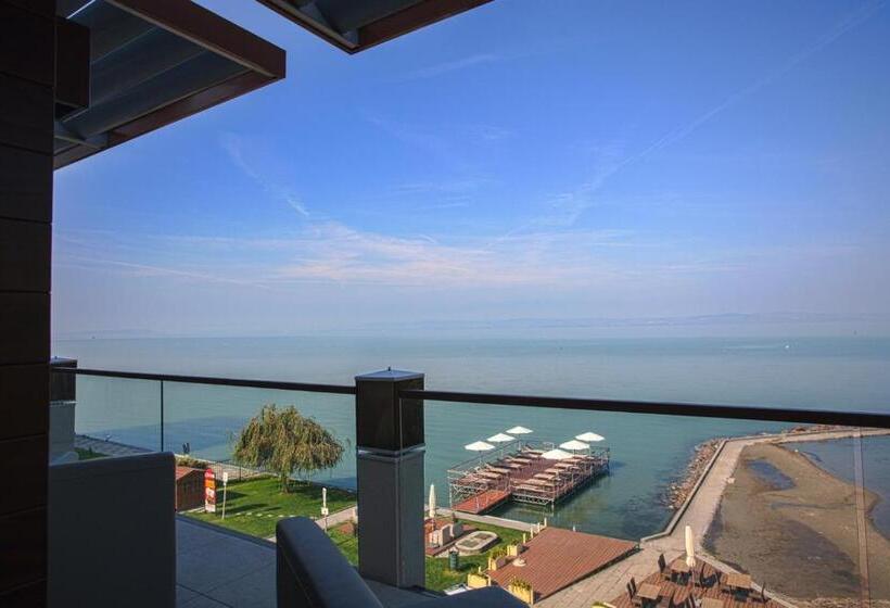 Номер Deluxe Вид на Озеро, Mala Garden Design