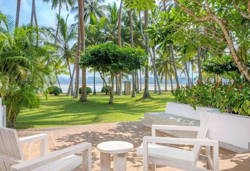 オーシャンビュースタンダードルーム, Avani Kalutara Resort