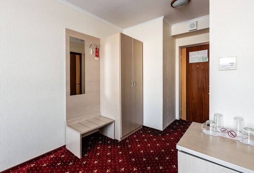 标准间, Amaks Congress