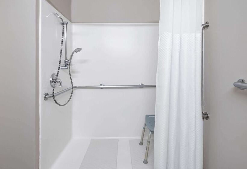 디럭스 스위트, Baymont By Wyndham Gurnee