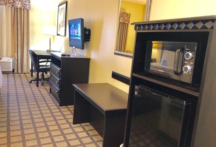 Люкс, Comfort Inn & Suites Montgomery Eastchase