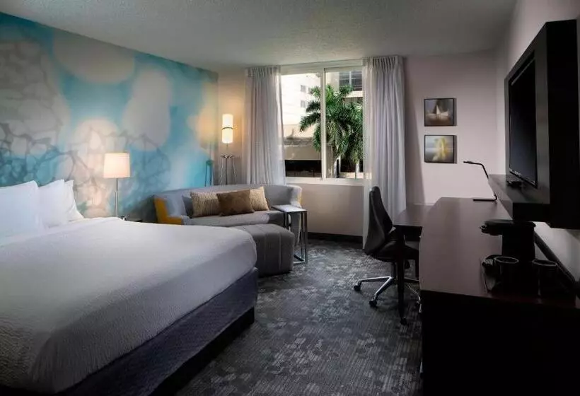 اتاق استاندارد با تخت بزرگ, Courtyard Miami Dadeland