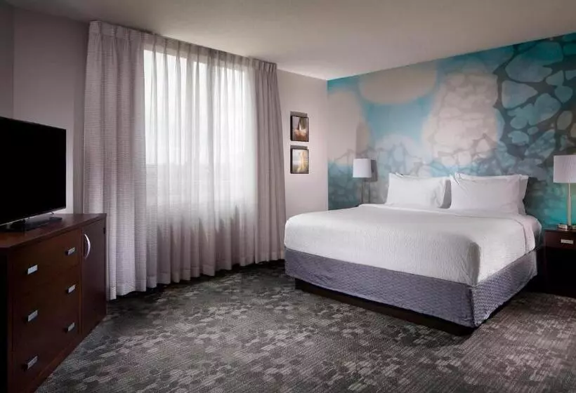 سوییت اجرایی, Courtyard Miami Dadeland