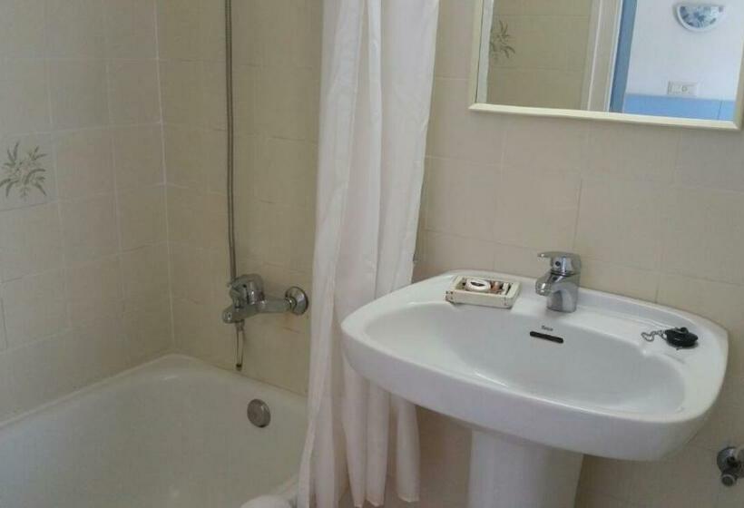 غرفة قياسية, Del Mar