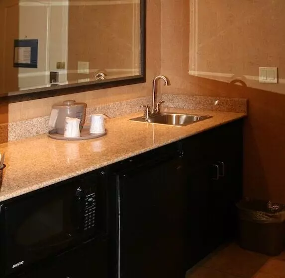 سوییت, Hampton Inn & Suites Barstow
