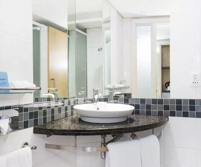 اتاق استاندارد با تخت دوبل, Holiday Inn Express Sandton Woodmead, An Ihg