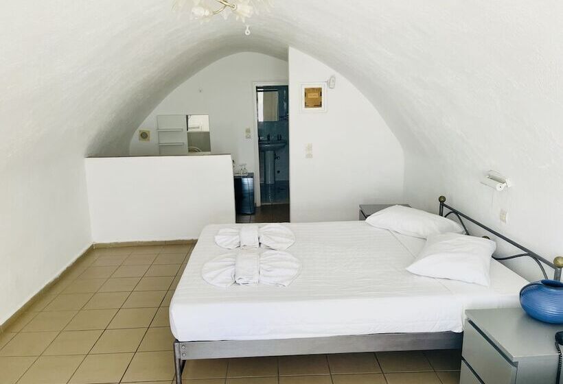 Номер Стандартный с Видом, Loucas On The Cliff