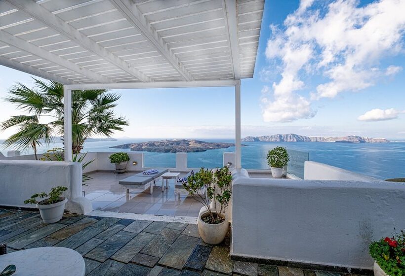 Представительский семейный номер, Loucas On The Cliff