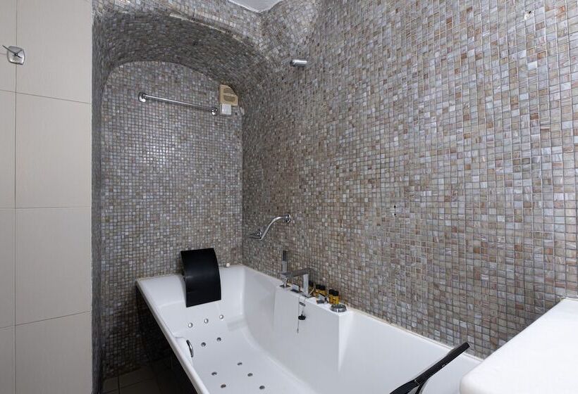 Трехместный Номер Superior, Loucas On The Cliff