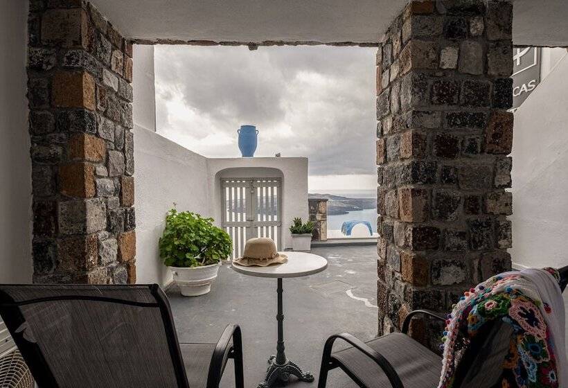 Трехместный Номер Superior, Loucas On The Cliff