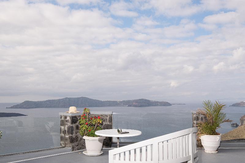 Номер Стандартный с Видом, Loucas On The Cliff