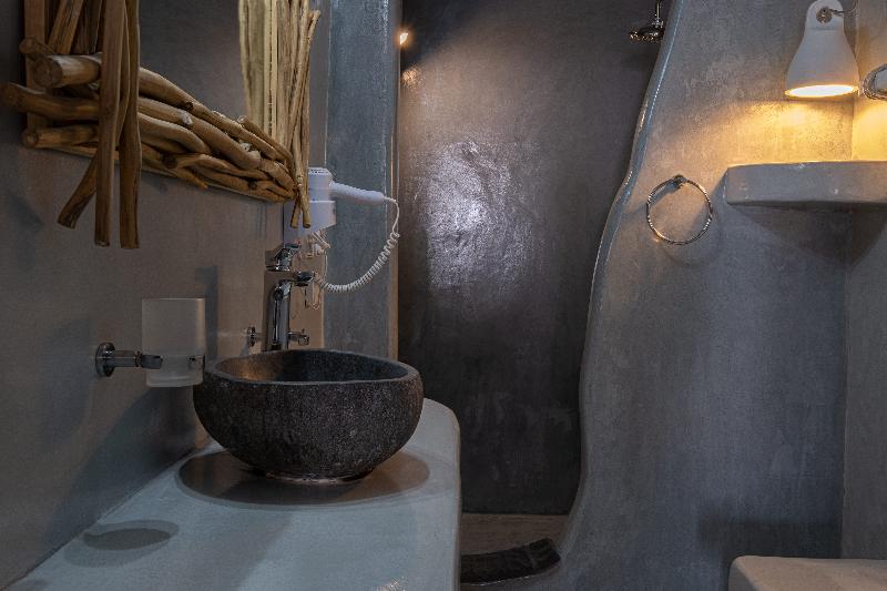 Номер Стандартный с Видом, Loucas On The Cliff