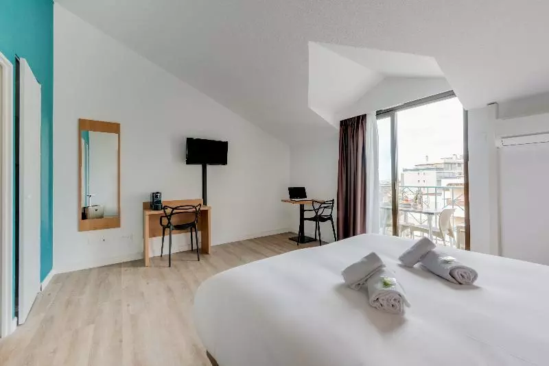 استودیوی استاندارد, Residhotel Les Coralynes