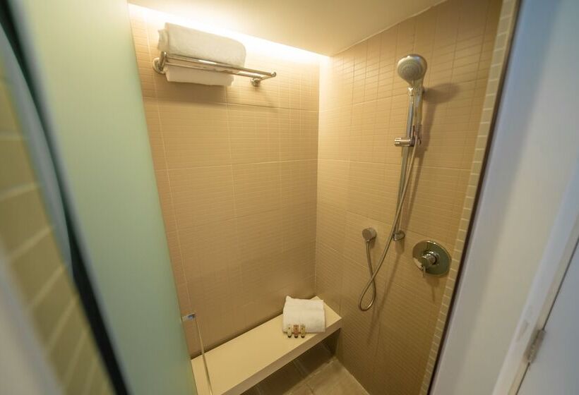 اتاق پرمیوم, Studio M