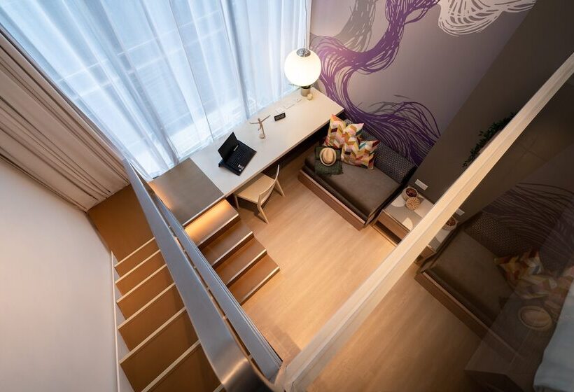 اتاق پرمیوم, Studio M