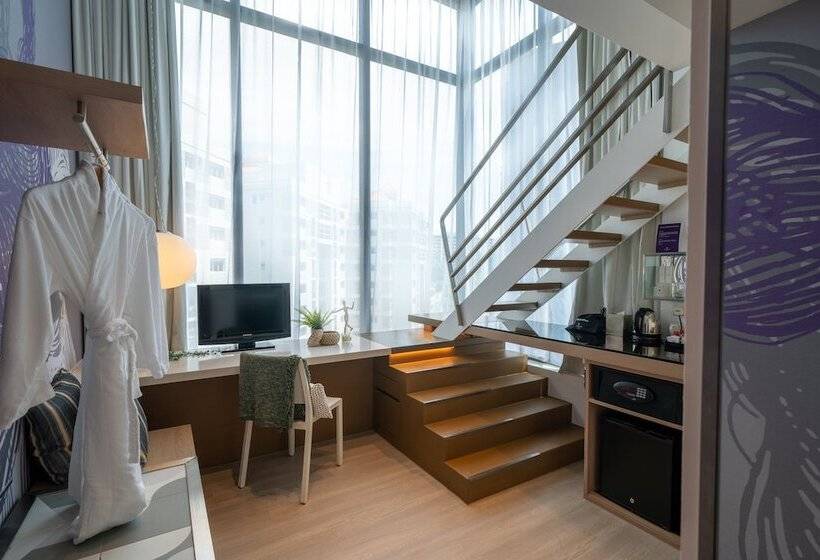 اتاق اجرایی, Studio M