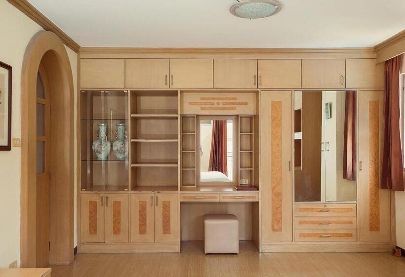 سوییت اجرایی, The Aiyapura Bangkok