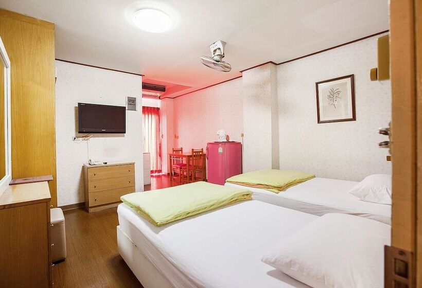 اتاق سوپریور, The Aiyapura Bangkok