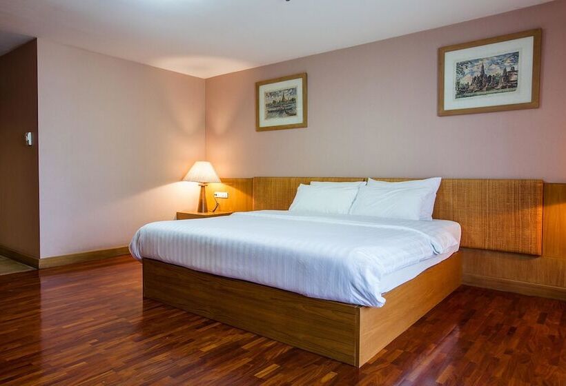 اتاق اجرایی, The Aiyapura Bangkok