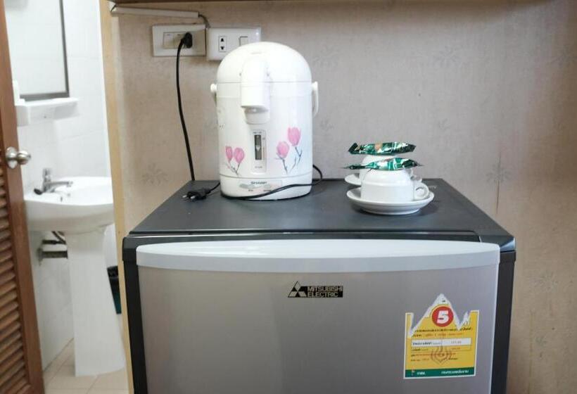 اتاق اجرایی, The Aiyapura Bangkok