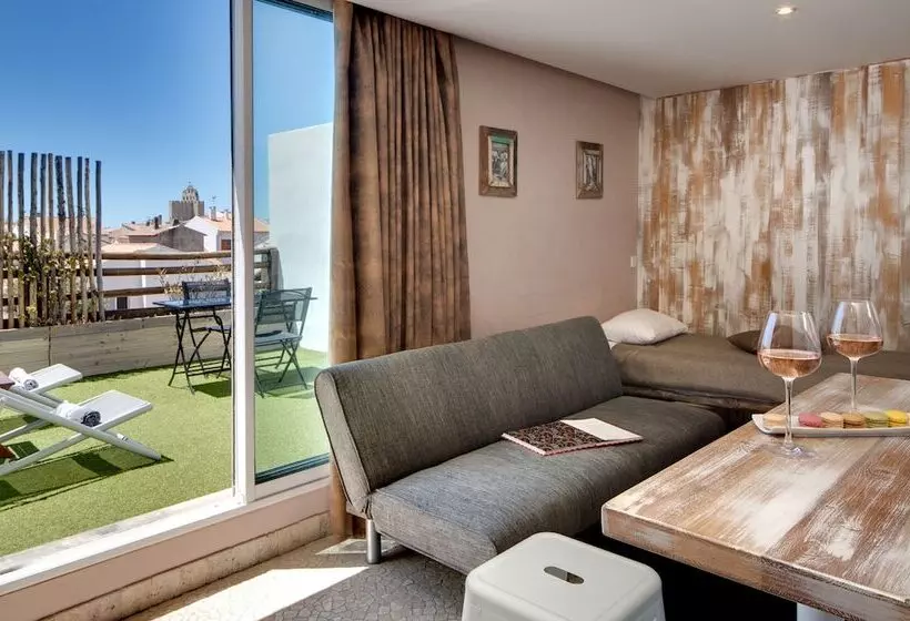سوییت جونیور, Vila De La Mar & Spa