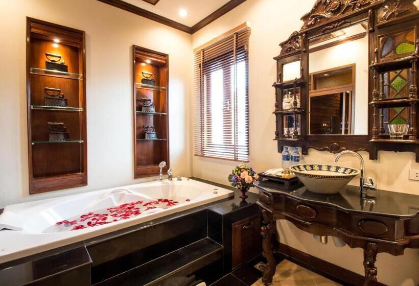 Deluxe Suite King Bed, Villa Sirilanna