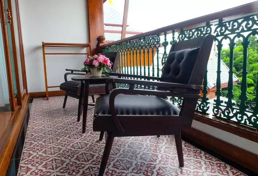 اتاق لوکس با تخت بزرگ, Sunday Villa Sirilanna