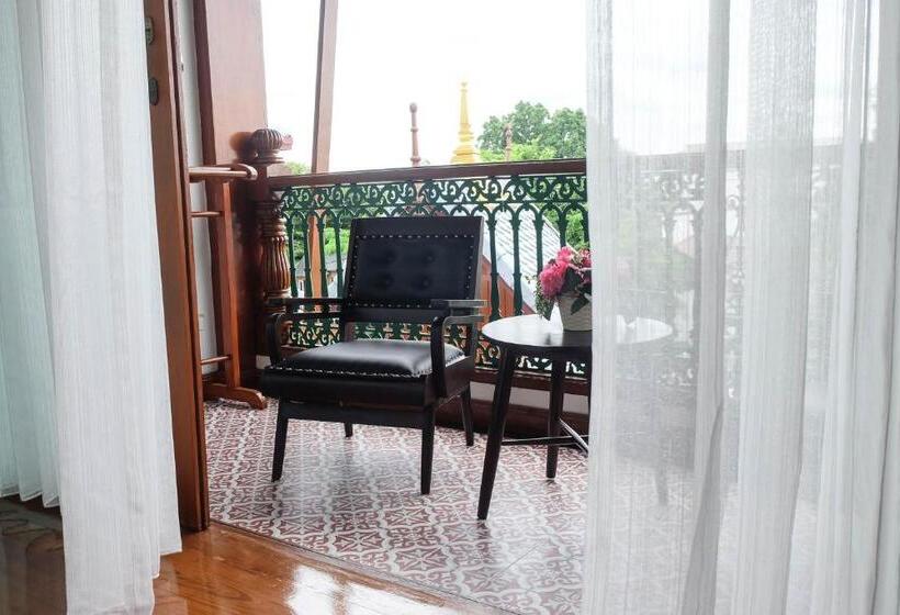 اتاق لوکس با تخت بزرگ, Villa Sirilanna
