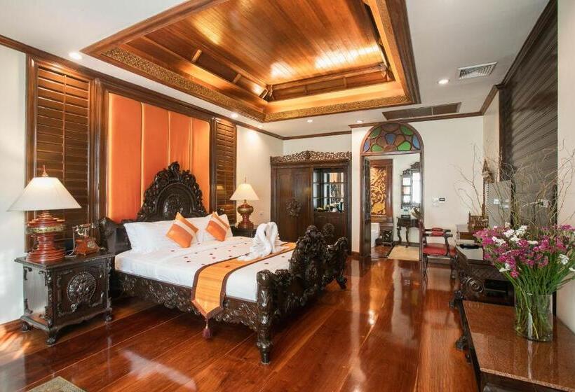 Deluxe Suite King Bed, Villa Sirilanna