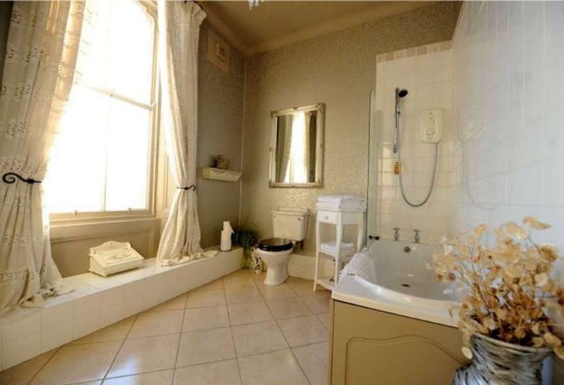 חדר סטנדרט לשלושה, Yann's At Glenearn House