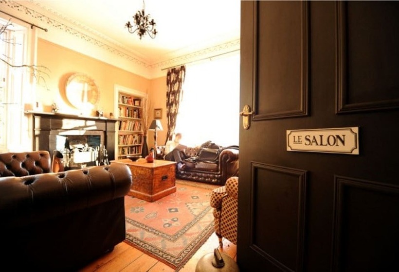 Camera Tripla Standard, Yann's At Glenearn House