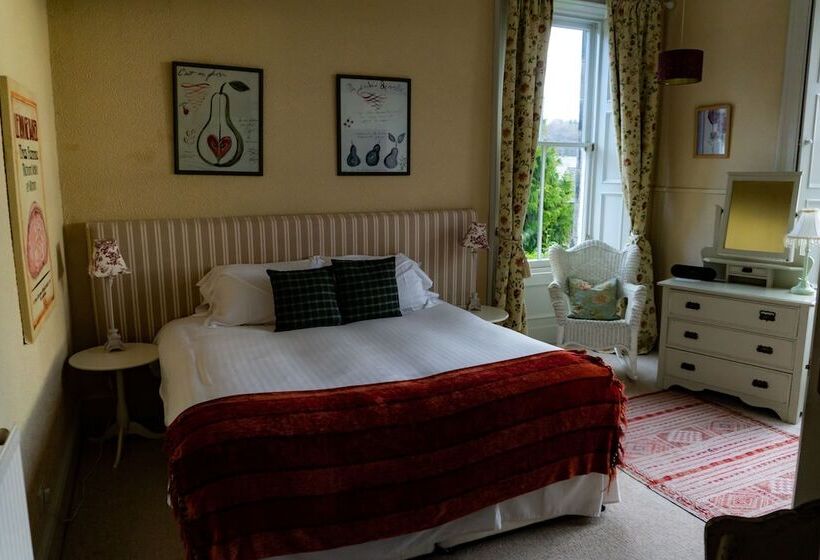 Классический Номер, Yann's At Glenearn House