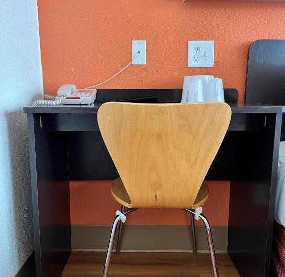 غرفة قياسية لذوى الاحتياجات الخاصة, The Jackson Southtown