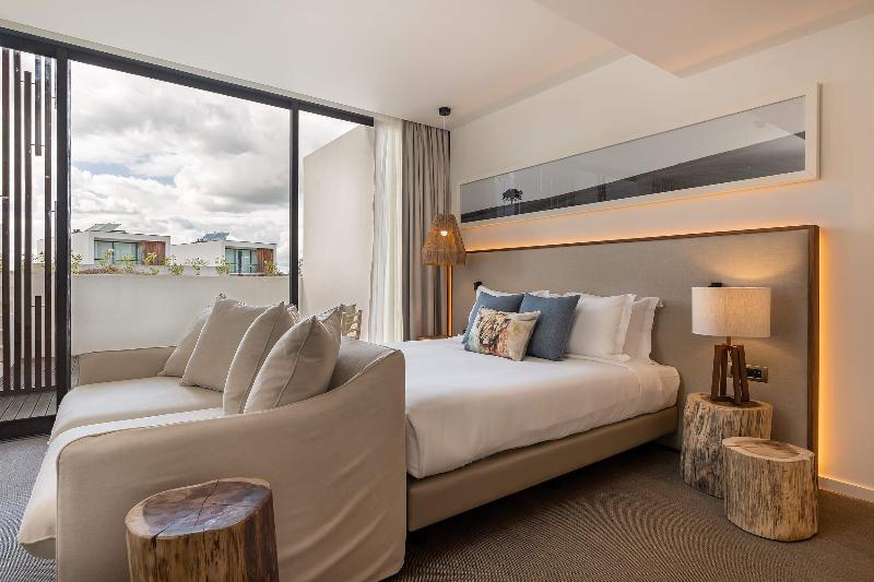 اتاق خانوادگی, Octant Evora