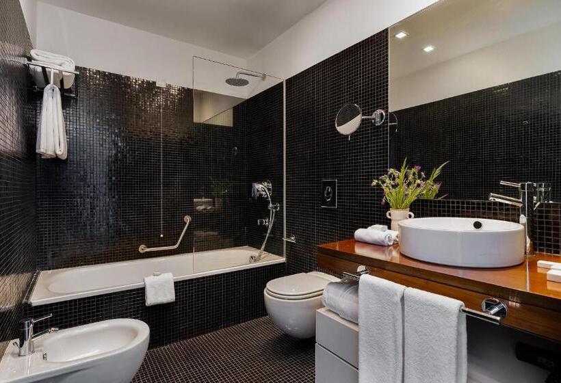 اتاق استاندارد با چشمانداز, Octant Evora