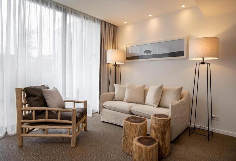 اتاق استاندارد با چشمانداز, Octant Evora