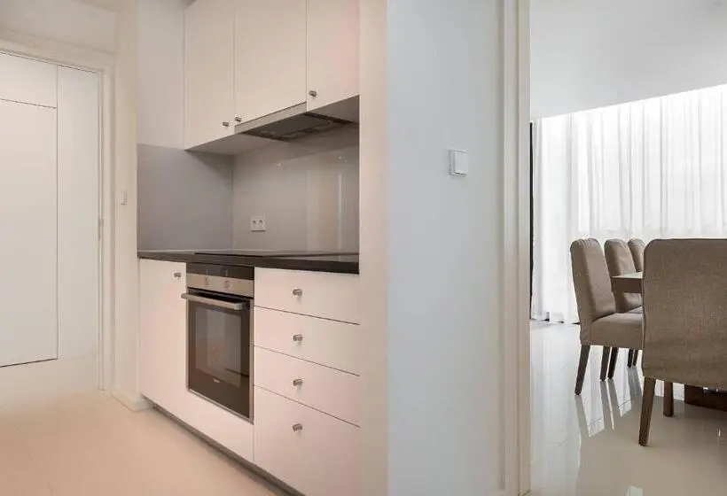 ویلای 3 خوابه با استخر, Octant Evora