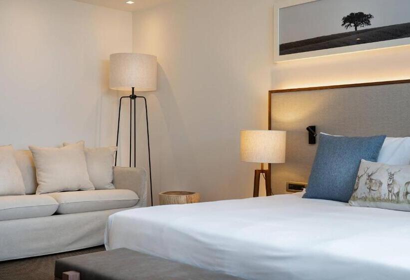 اتاق استاندارد با چشمانداز استخر, Octant Evora