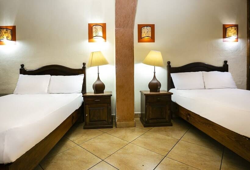 חדר סטנדרט לארבעה, Casa Del Virrey Hotel And Suites