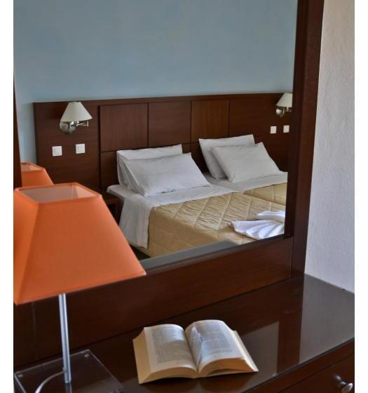 Quarto Estandar, Alex