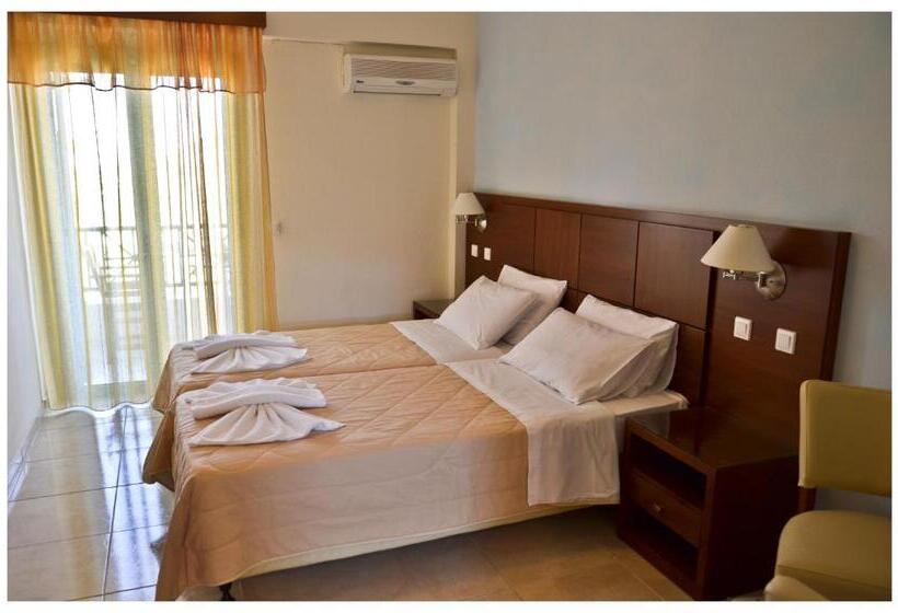 Quarto Estandar, Alex