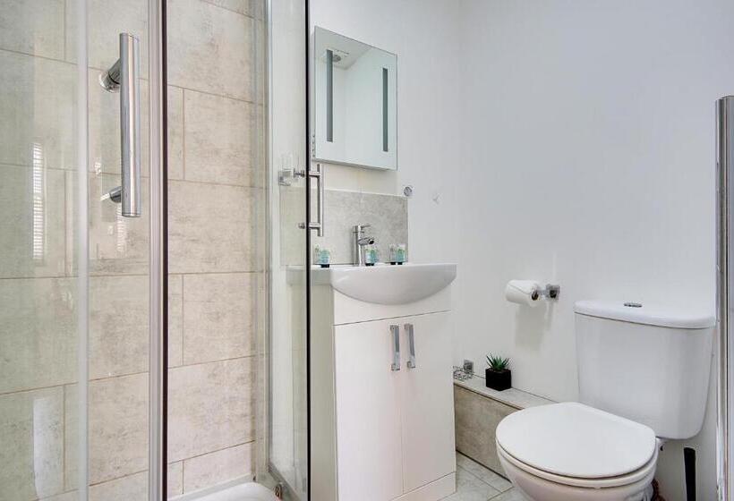 Студия Стандарт, Bourne Hall