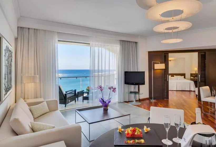 スイートクラブ シービュー, Elysium Resort & Spa