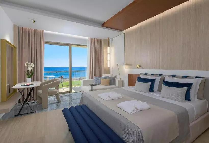 オーシャンビューのプレミアムルーム。, Elysium Resort & Spa