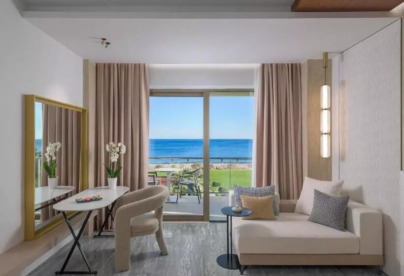 オーシャンビューのプレミアムルーム。, Elysium Resort & Spa