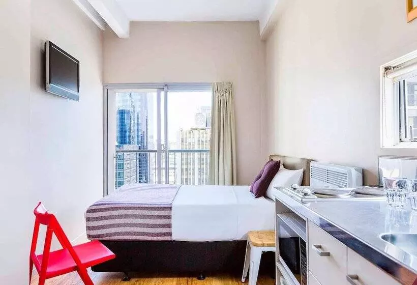 استودیوی لوکس, Ibis Budget Auckland Central