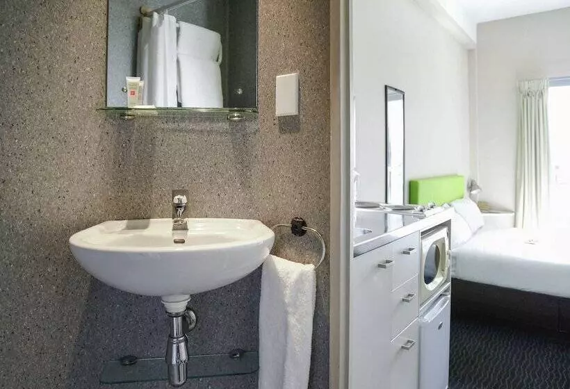 استودیوی استاندارد, Ibis Budget Auckland Central
