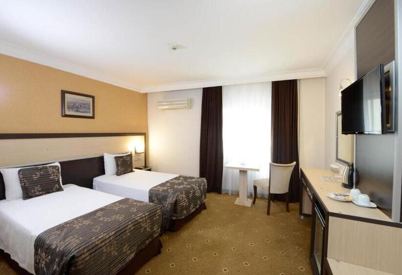 اتاق استاندارد سه نفره, Ismira